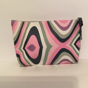 Retro design Cosmetic bag (Free with any Bundle)